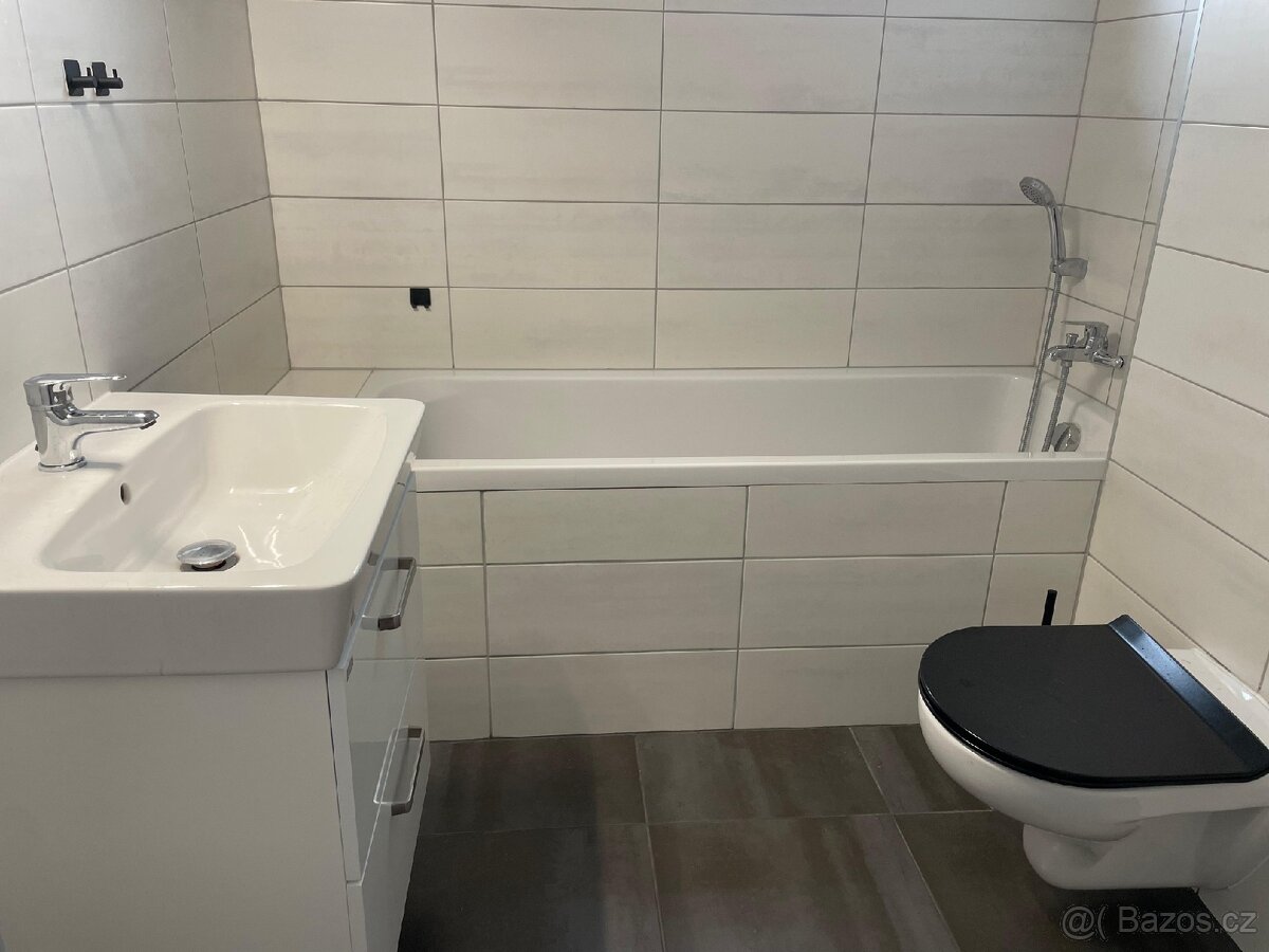 Pronájem bytu Rodov 3+kk se zahradou a parkováním - 10