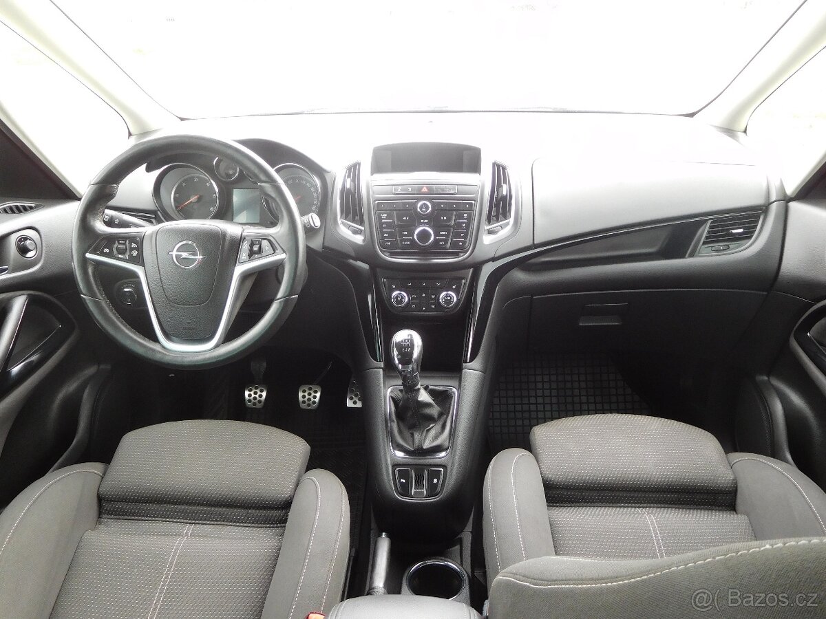 Opel Zafira Tourer 2.0 CDTi, 96 kW, Aut. Klima, 7. Míst - 10