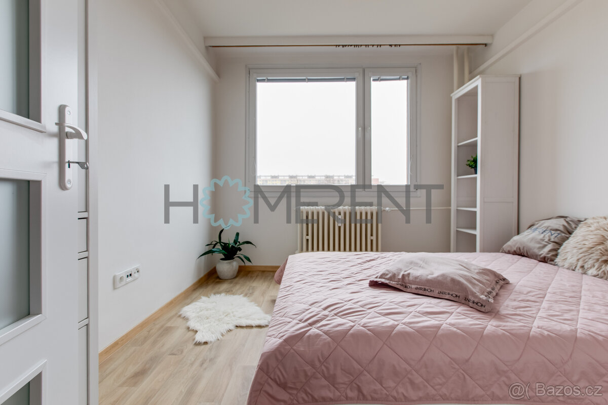 Pronájem prostorného bytu 3+1 s lodžií, sklepem a výtahem – - 10