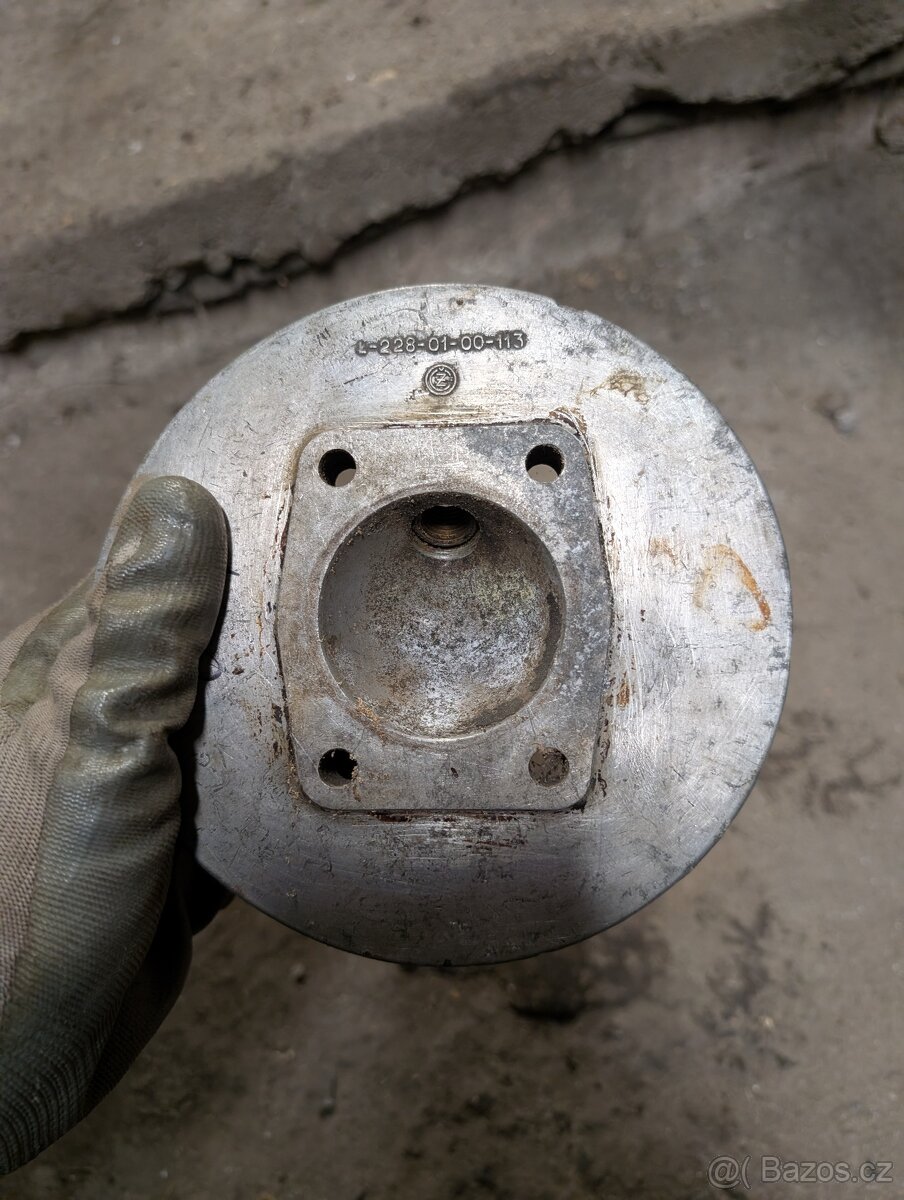 Hlava válce Jawa - 10