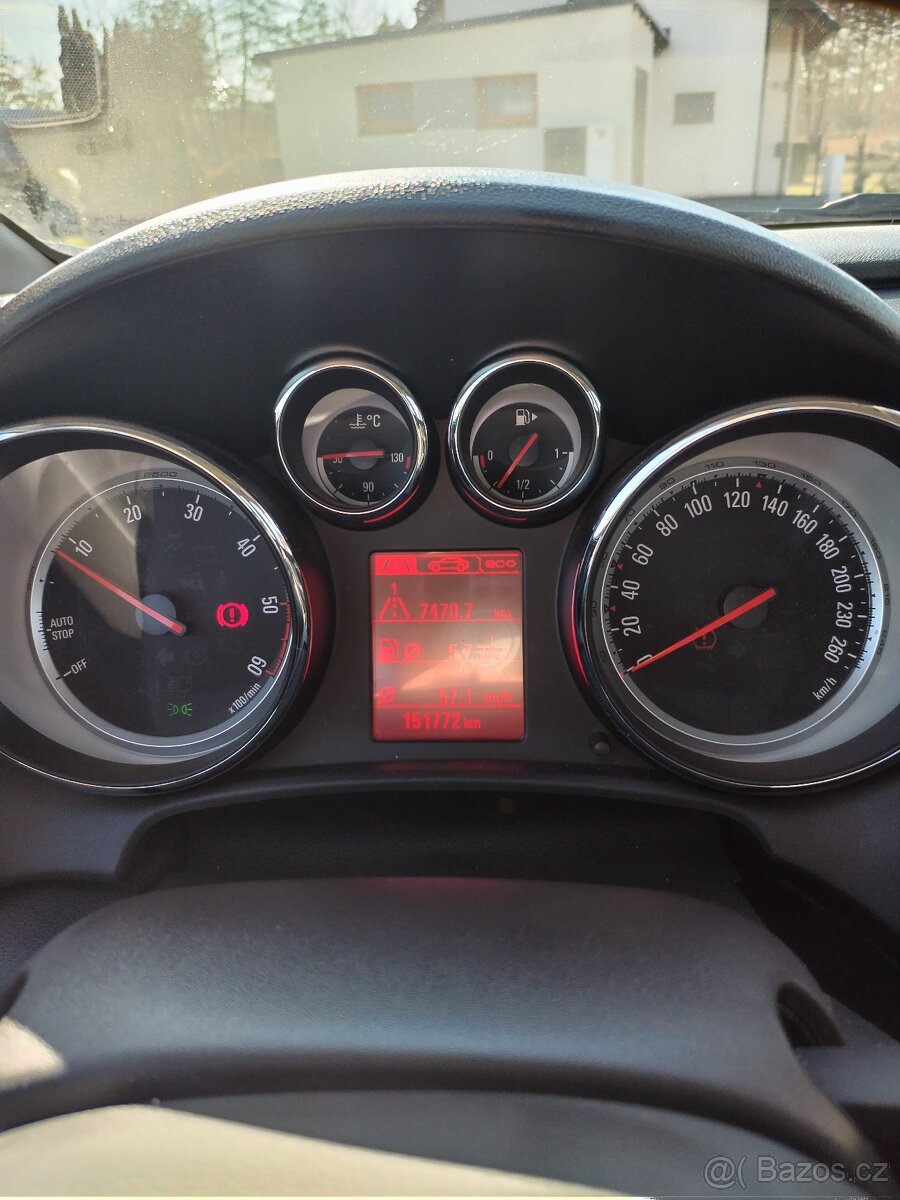 Opel Astra J combi - 10