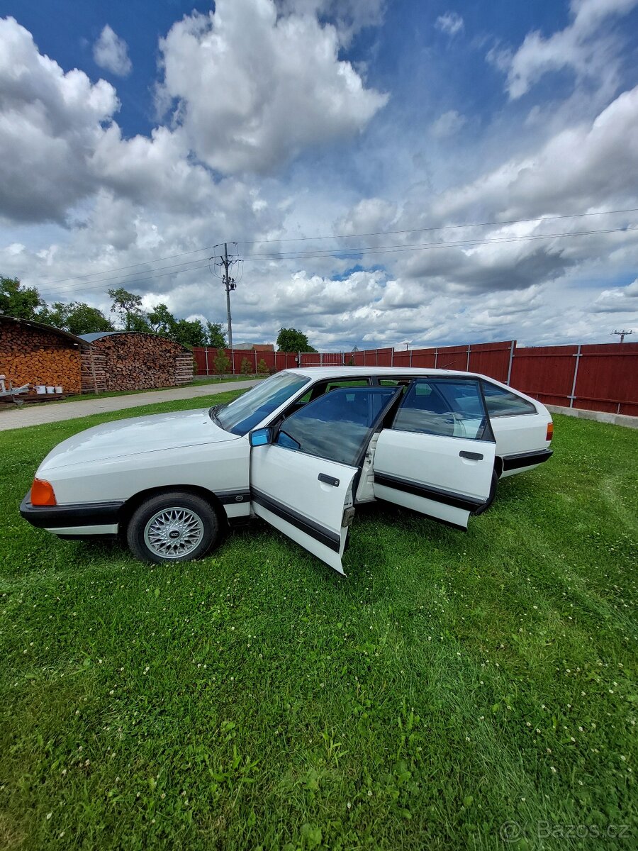 Audi 100 rok 1989 1.8 Automat - 10
