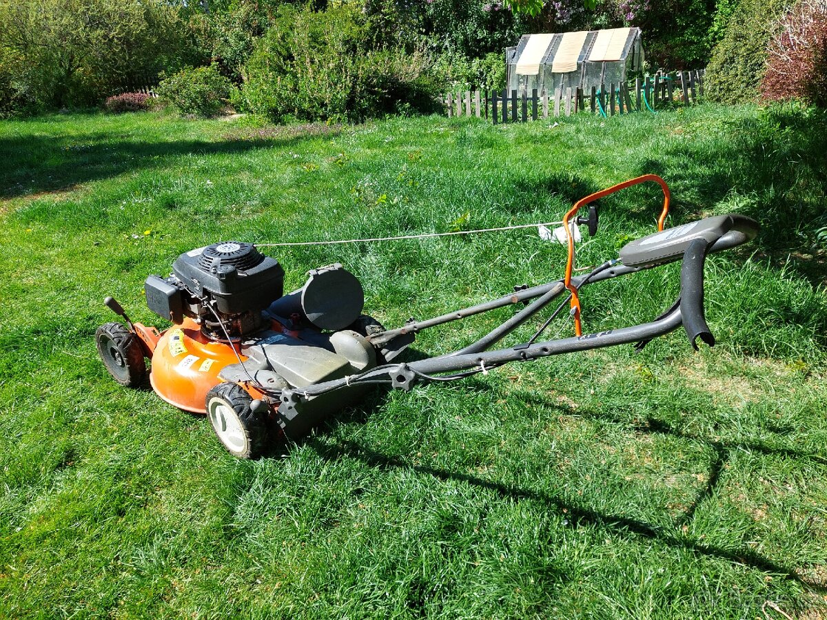 Sekačka Husqvarna - 10