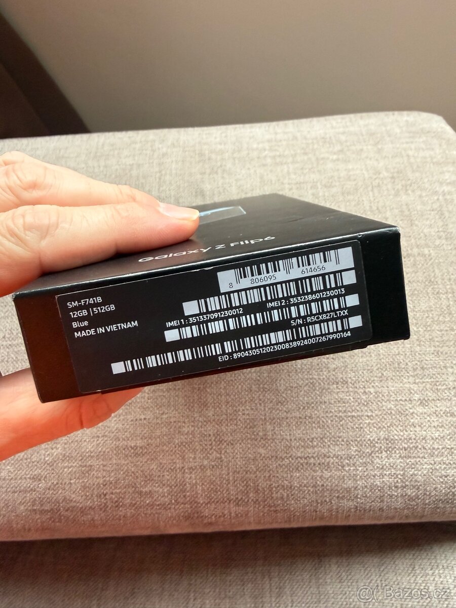 Samsung Galaxy Z Flip 6 12/512Gb z a iPhone - 10