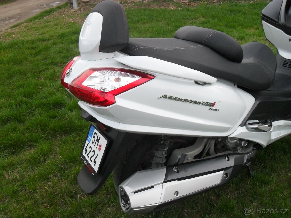 SYM MAXSYM 600,ABS,2015,LED DENNÍ SVÍCENÍ,2MAJITEL,CZ,2xKLÍČ - 10