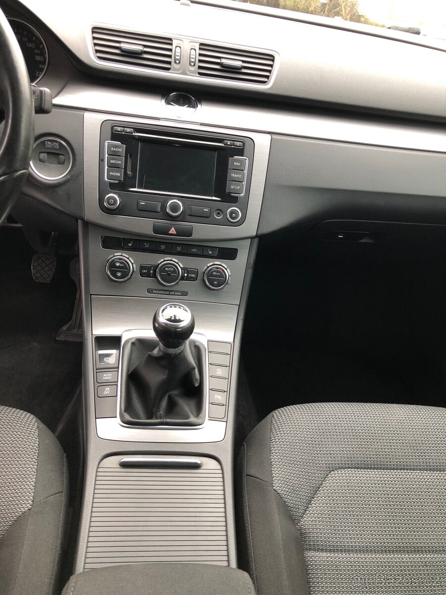 Volkswagen Passat B7 1.4 TSI Combi - 10