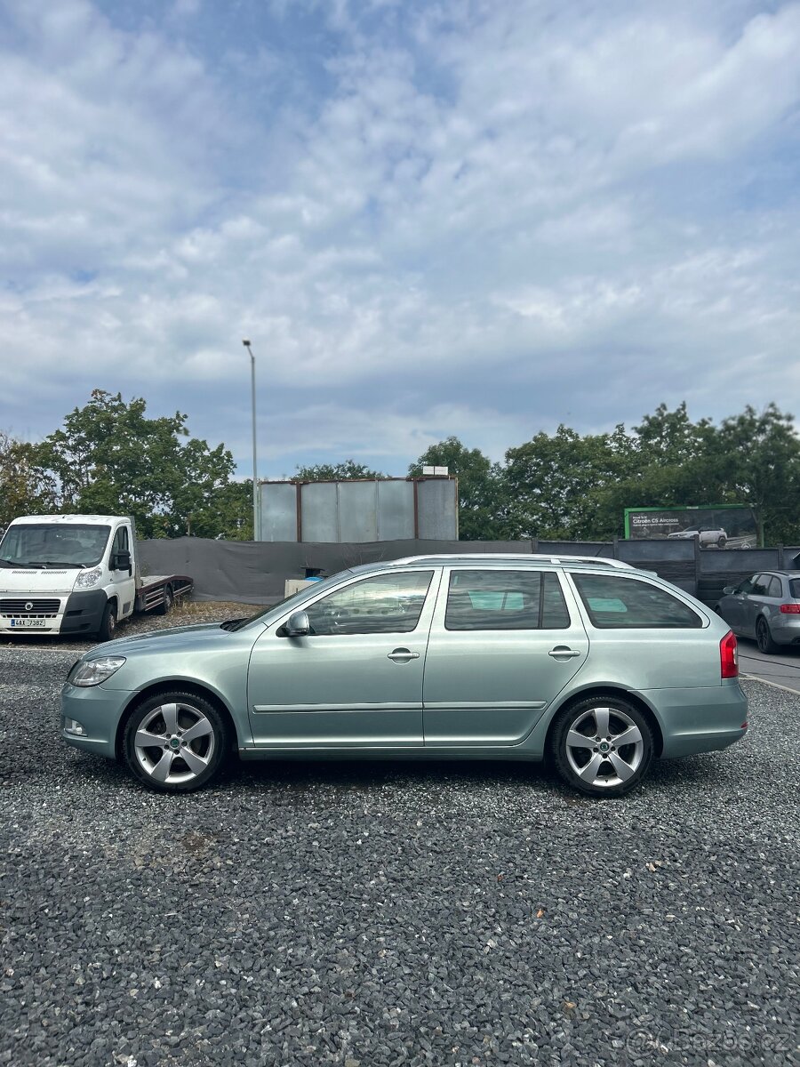 Škoda Octavia Elegance 2.0TDI - 10