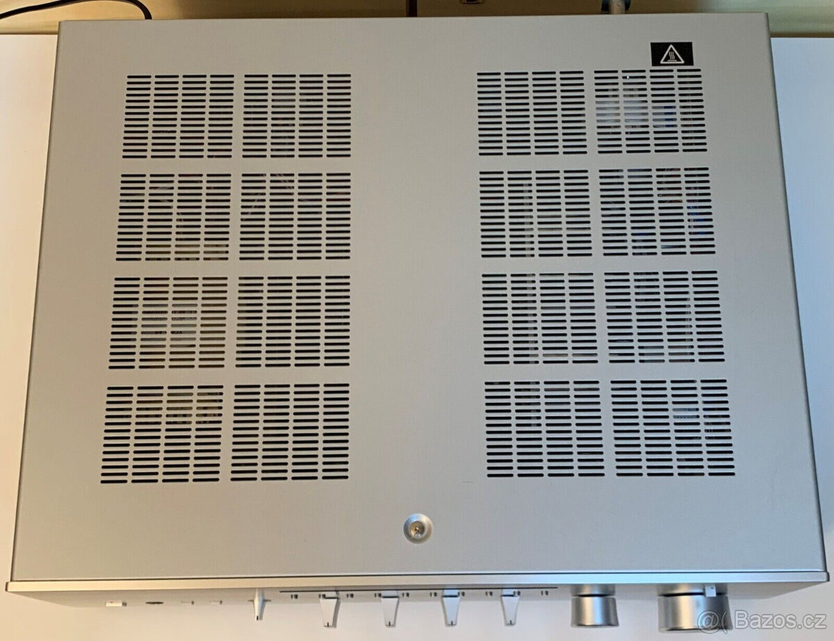 YAMAHA R-S500 Stereo FM/AM Receiver/ SUBWOOFER OUT - 10