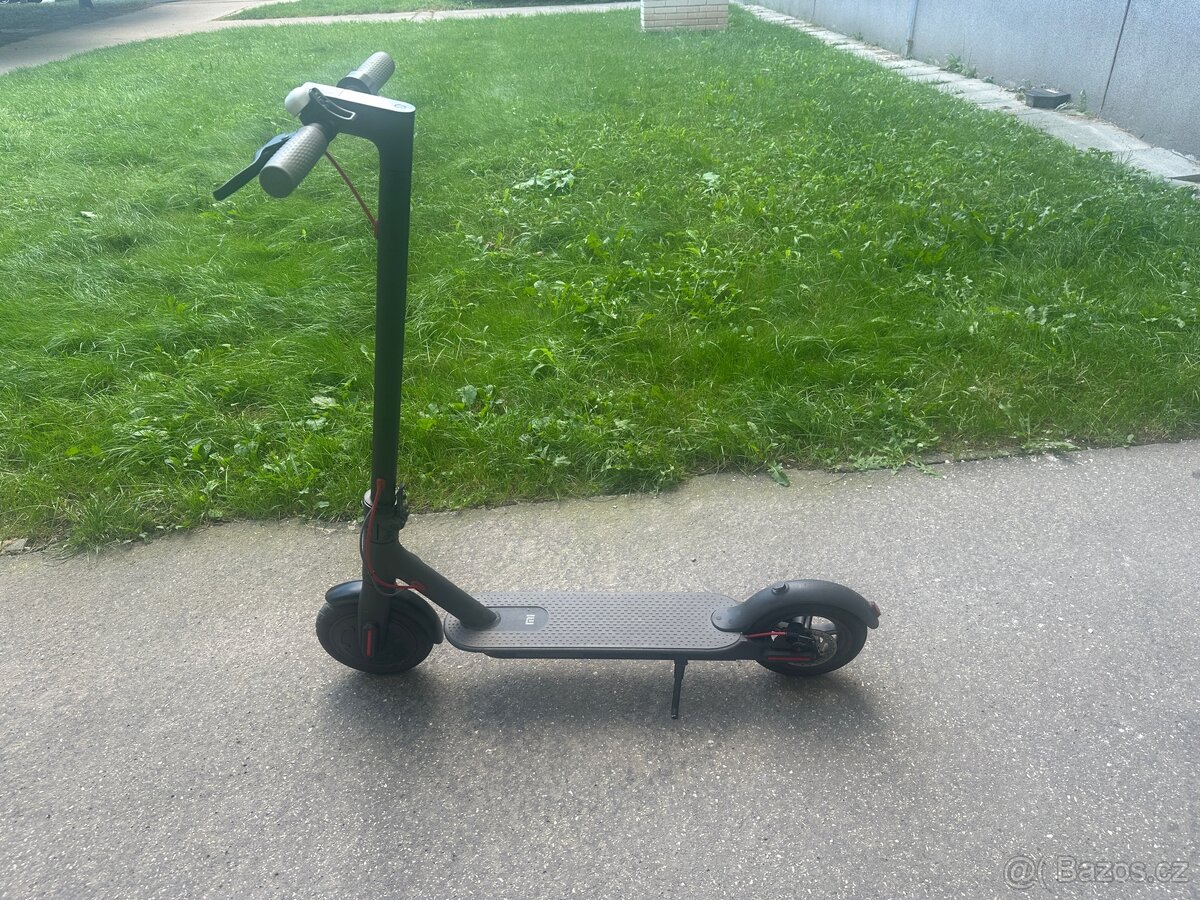 Xiaomi Mi Electric Scooter 2 černá - 10