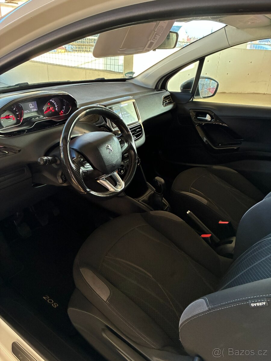 Peugeot 208 - max výbava - 10