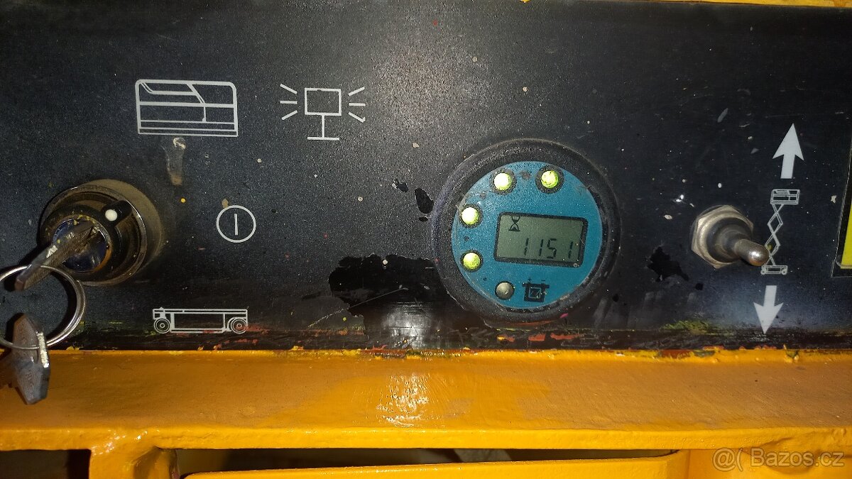 Plosina Haulotte compact 12 - výměna mozna - 10