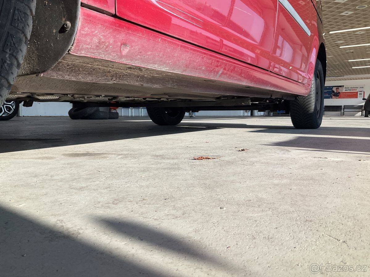 Caddy Maxi 2.0TDI 110kW,7míst,1.maj.serviska,tažné - 10