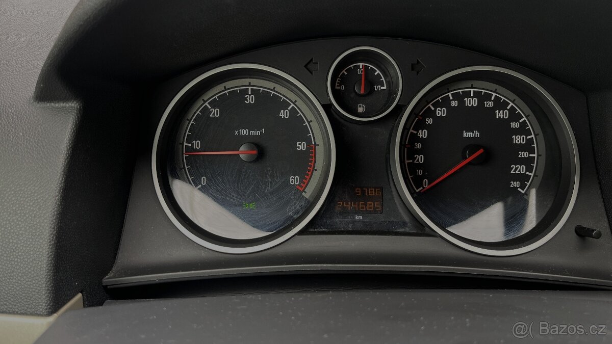 Opel Astra H Caravan - 10