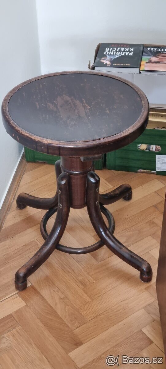 PIANO ZNAČKA BROŽ + otočná stolička - 10