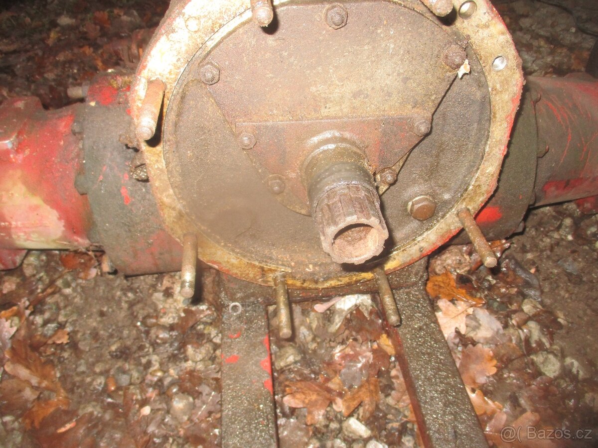 díly traktoru RS 09 - 10