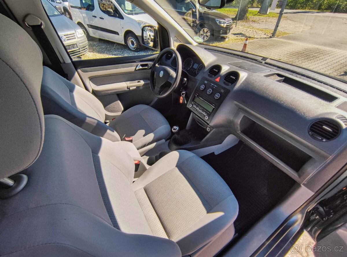 VOLKSWAGEN CADDY 1.6 MPI,LIFE,75 KW,AUT. KLIMA,VYHŘ.SEDAČKY - 10