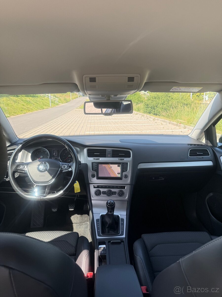 Volkswagen Golf 7 variant 1,6 TDI 81KW. Tažné,NAVI, LED - 10