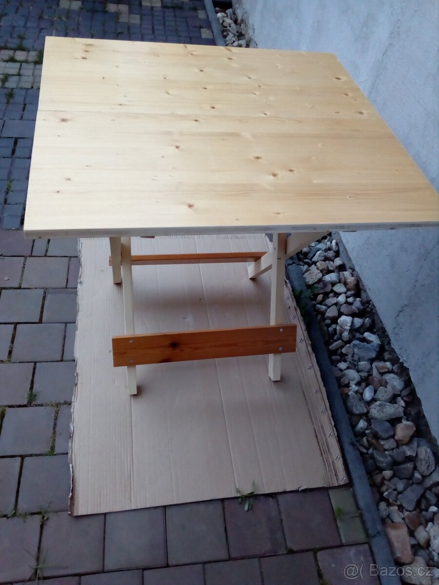 Prodám skládací stůl ze dřeva 75x80 - 10