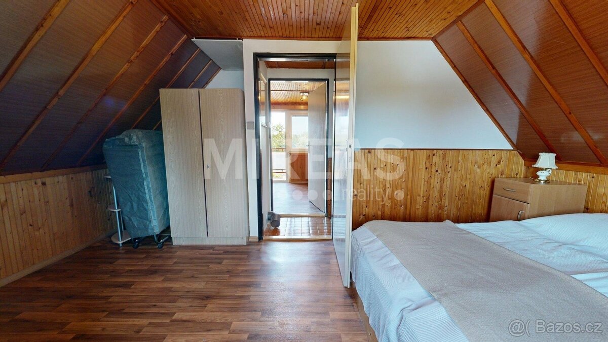 Sadská, prodej chaty 3+1 46,5 m2 + garáž 19 m2, na pozemku 3 - 10