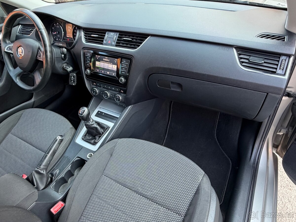 ŠKODA OCTAVIA KOMBI 1.2 TSI - 10