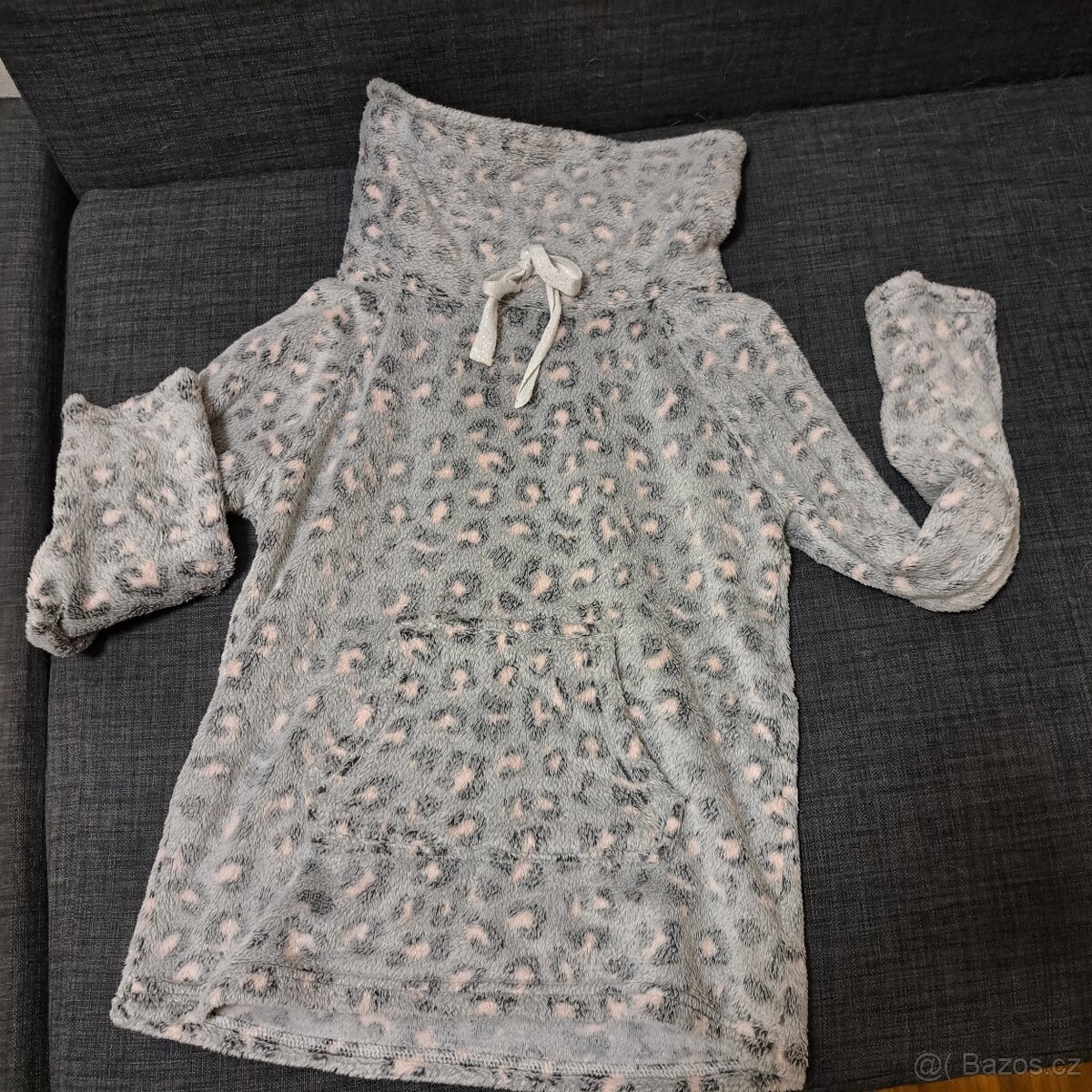 Oblečení dámský - 10