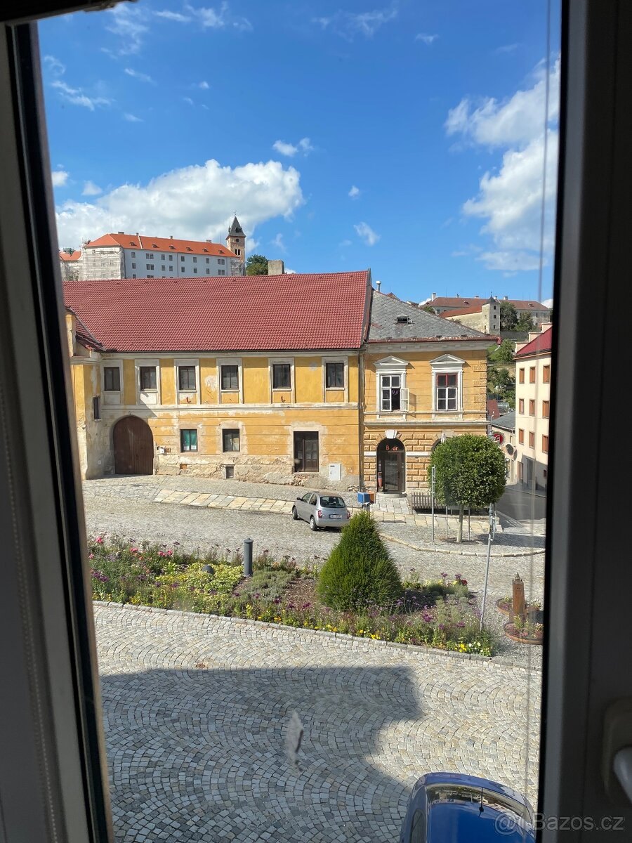 Pronajmu byt na náměstí ve Vimperku - 10