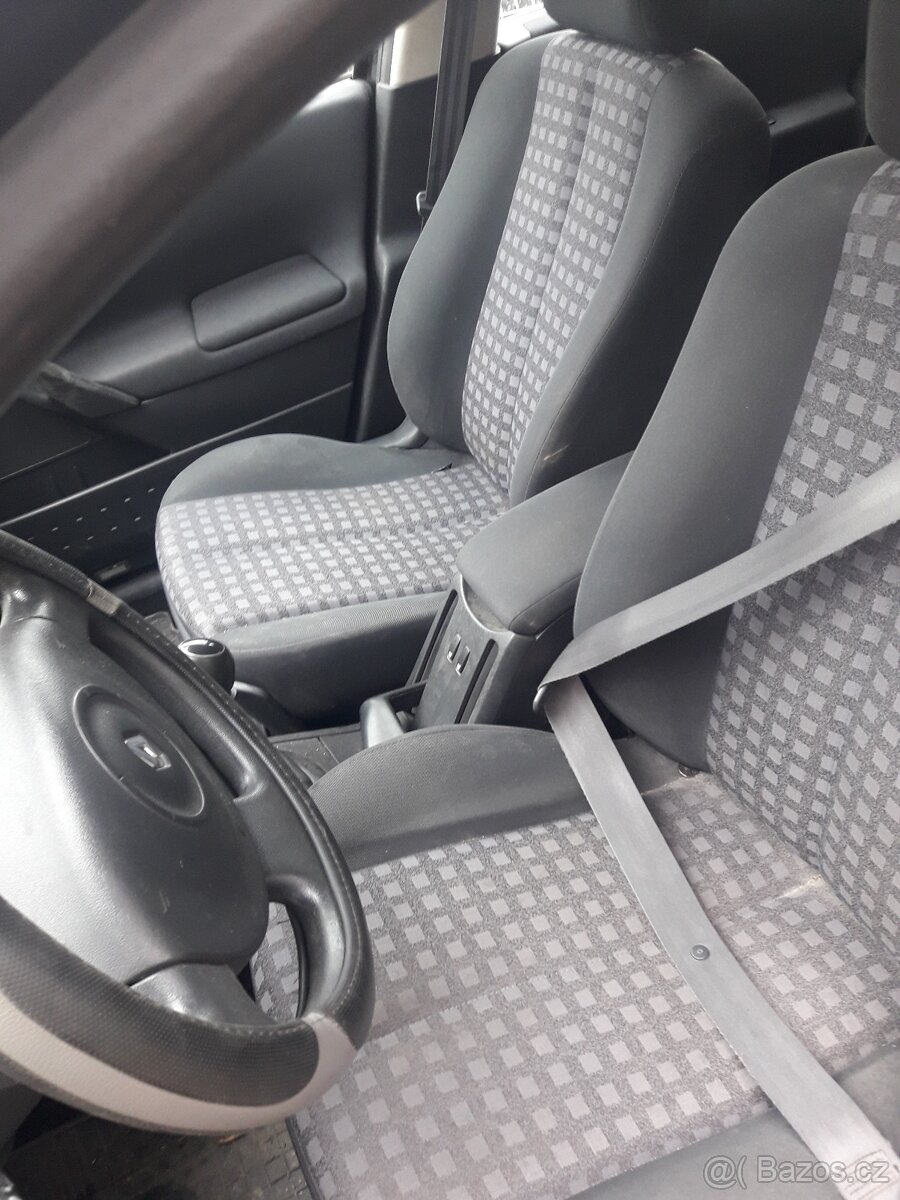 RENAULT MEGANE COMBI 1.9 DCi 96kw r.v.2007 - 10