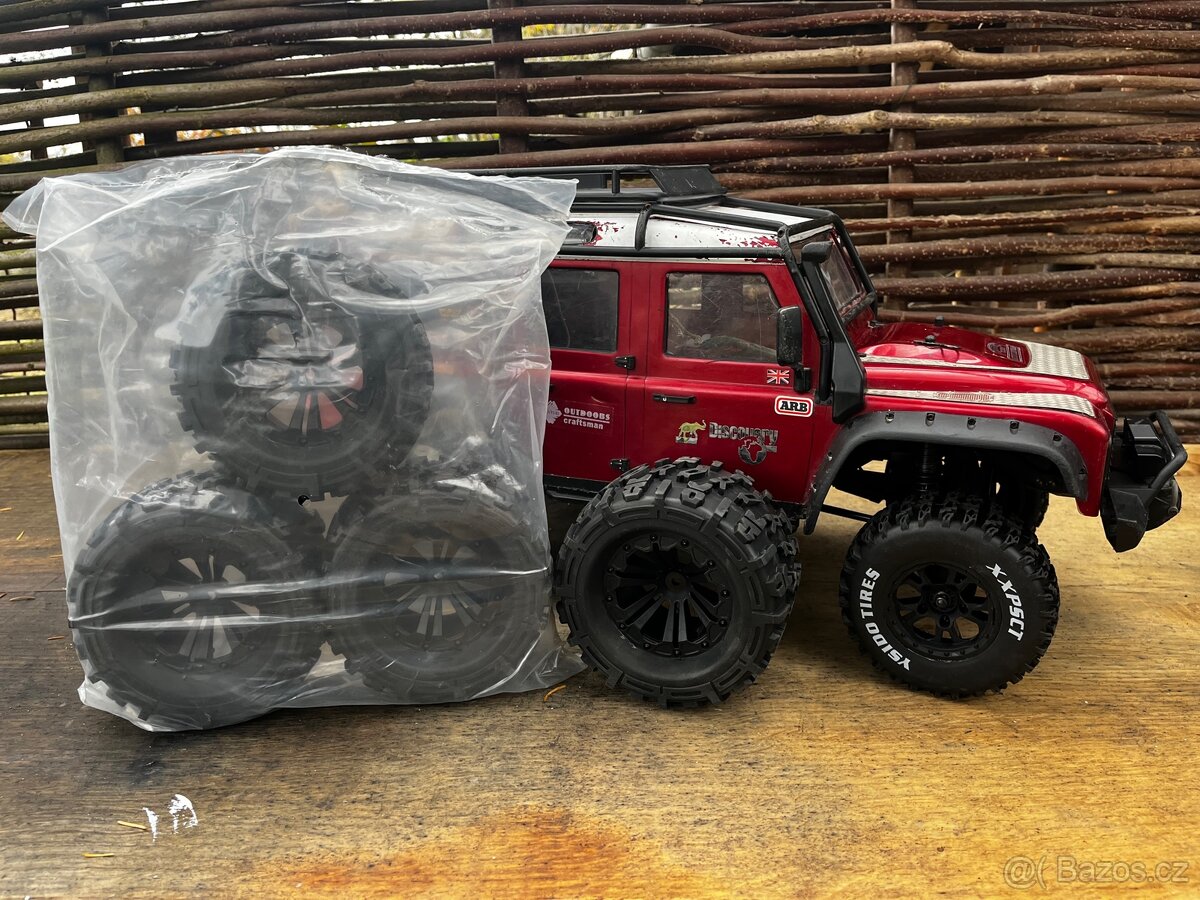 Traxxas TRX-4 Land Rover Defender 1:10 - 10