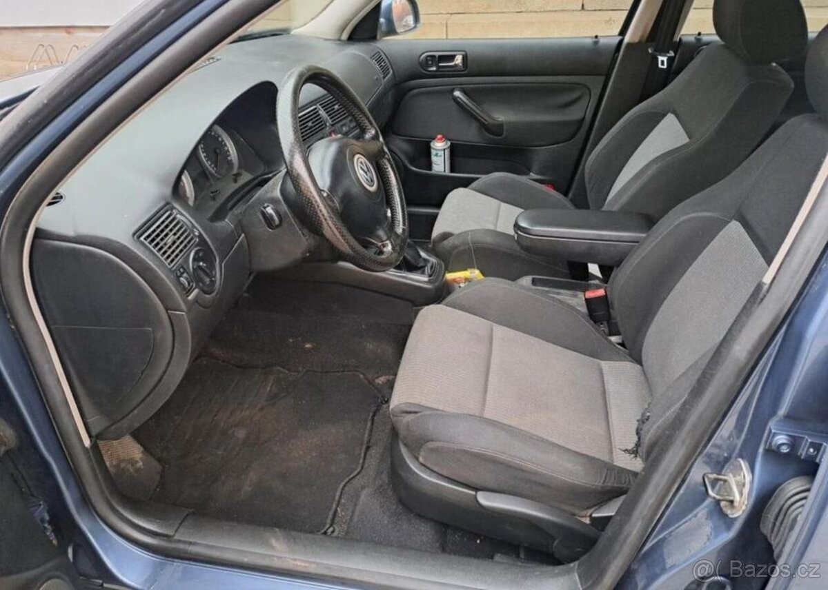 Volkswagen Golf 1,9 TDI nafta manuál 66 kw - 10