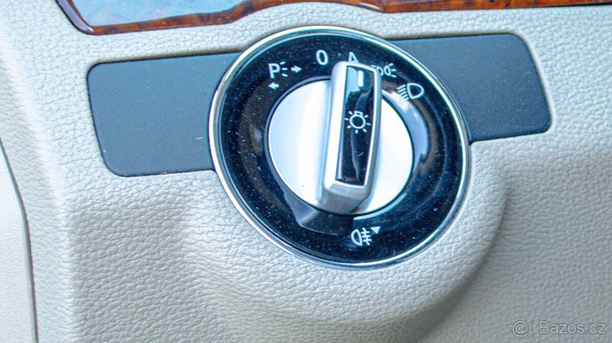 Mercedes-Benz E trieda Kupé 350 CGI Blue - 10