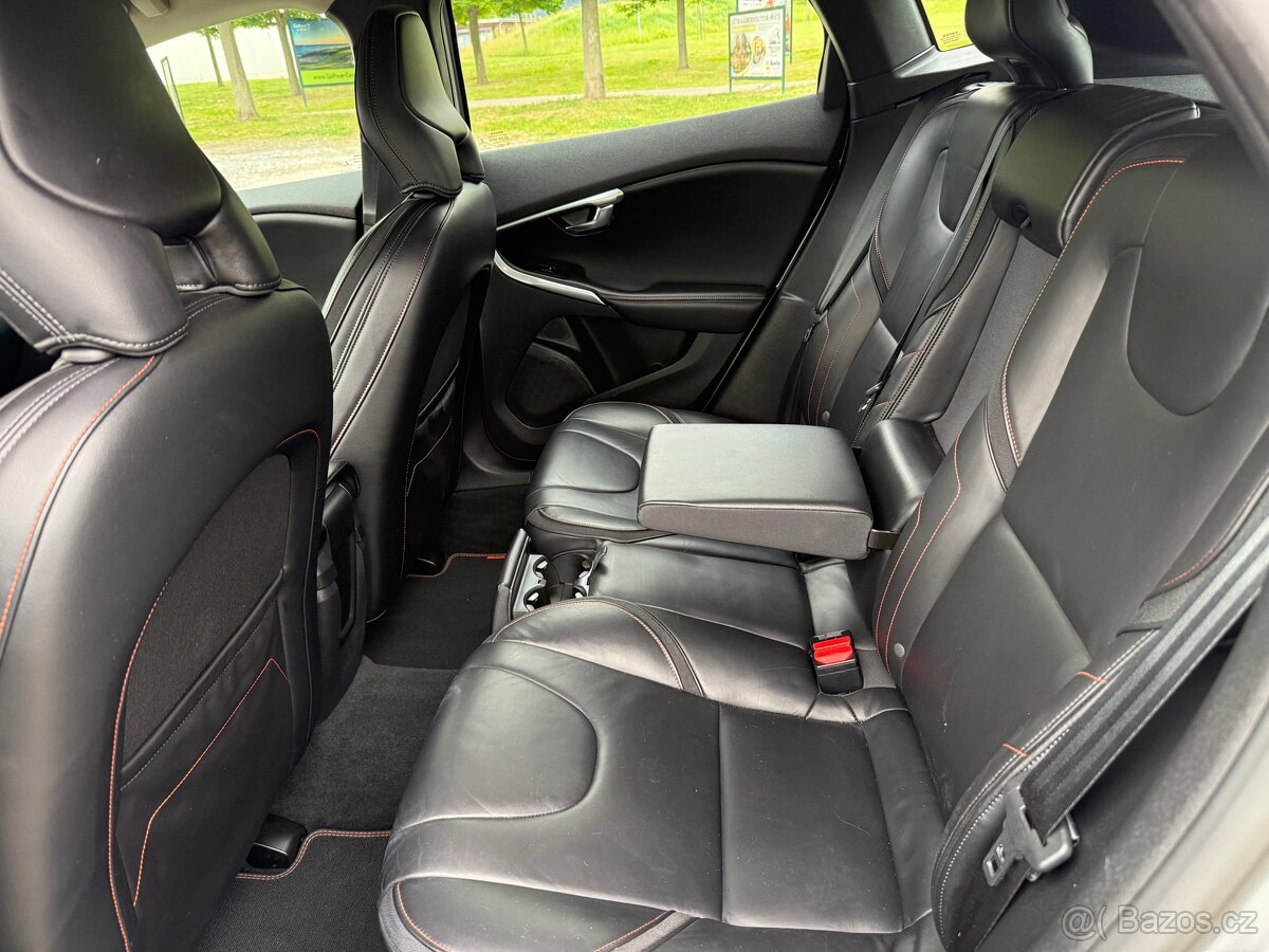 Volvo V40 D2 2.0 88kW 2016 Ocean Race - 10