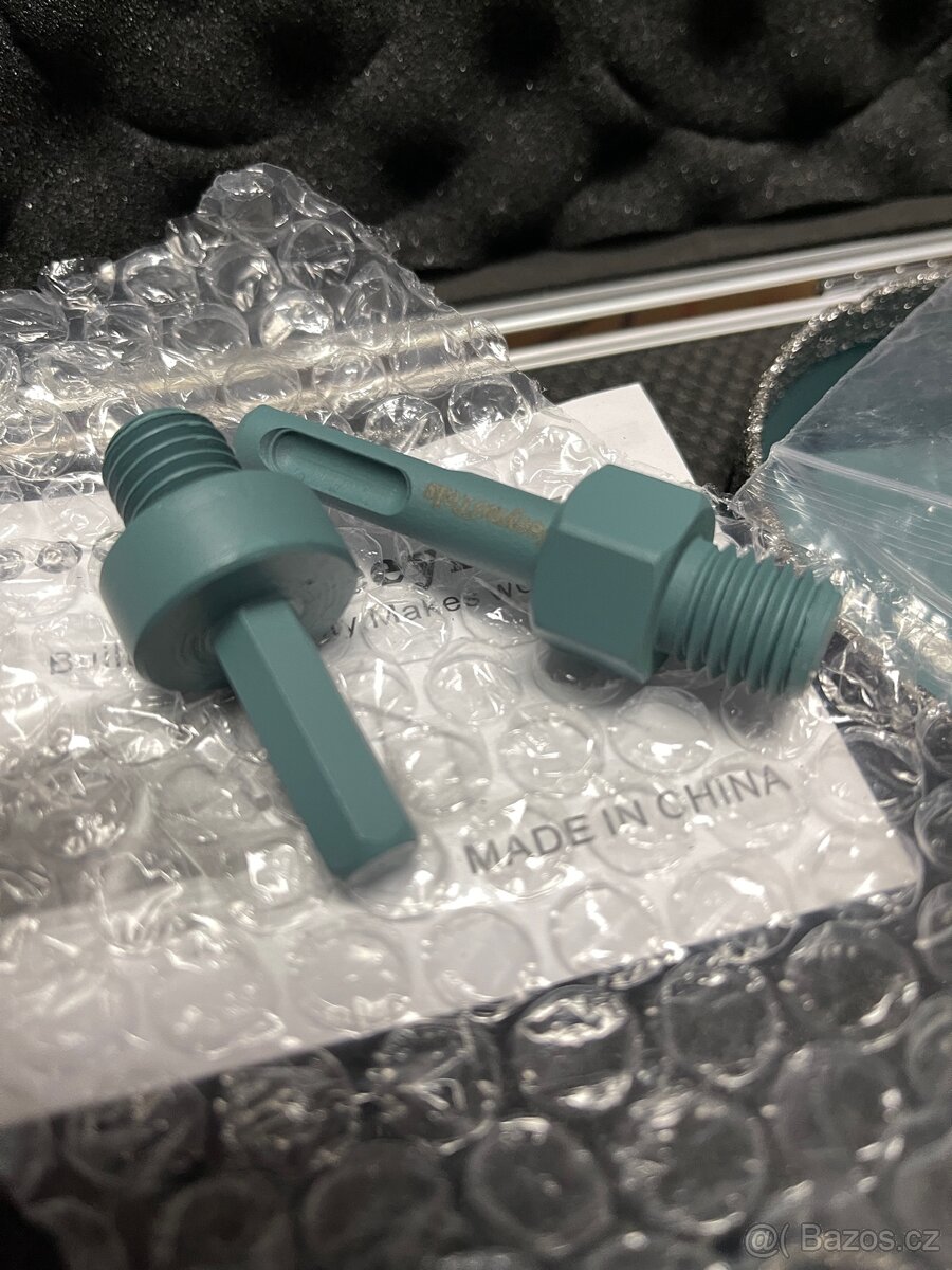 Diamantová sada 11 kusů vrtáků v kovovém kufru - 10