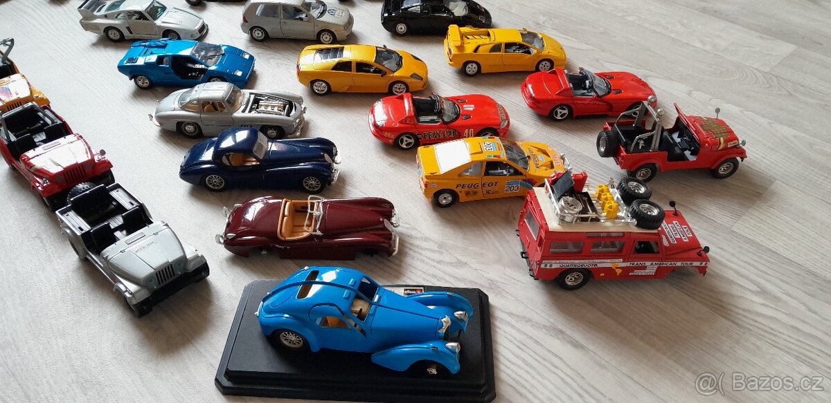 autíčka - modely Bburago 1/24 starší na díly - 10