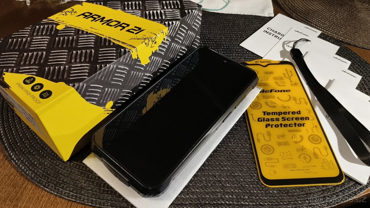 mobilní telefon UleFone Armor 21 Black, 256 GB - 10