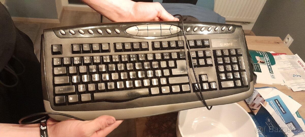 2 klavesnice - 10