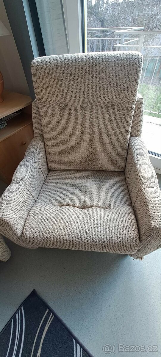 Rozkládací gauč a 2 křesla - 10