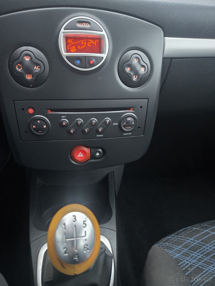Renault Clio 1,5 TDCI - 10