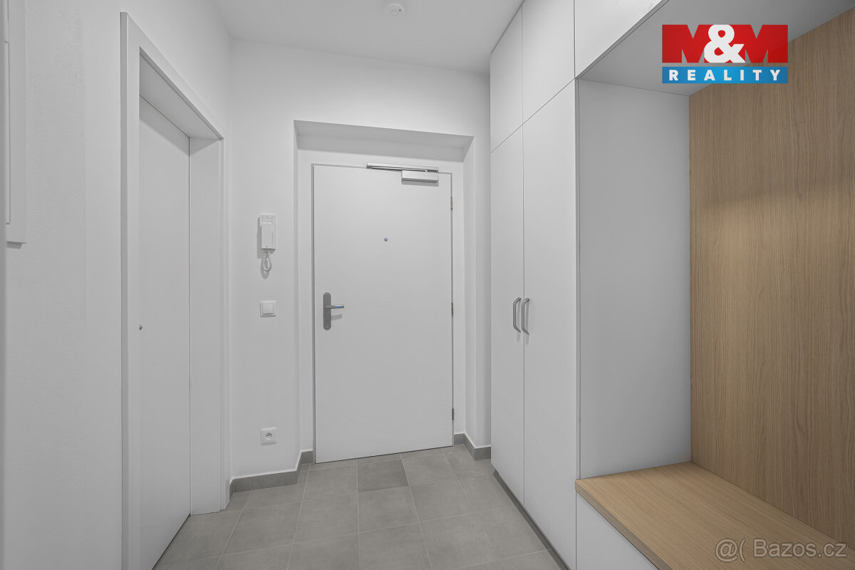 Prodej bytu 1+kk, 32 m², Hradec Králové, ul. Antonína Petrof - 10