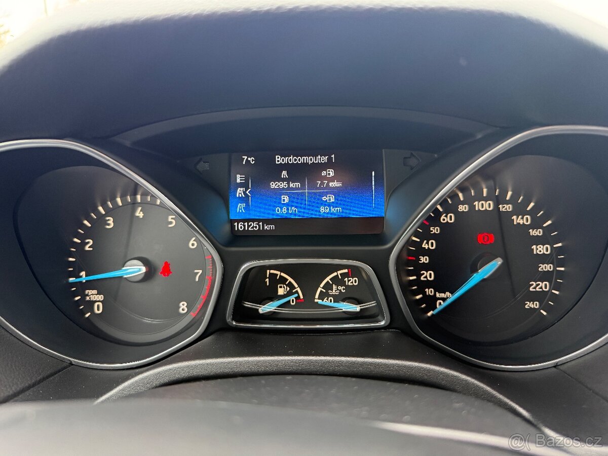 Ford Focus kombi 1,0i 74kW r.v.2015 - 10