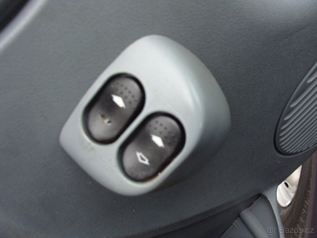 Ford Transit, 2.2 TDCi, 9 míst - 10