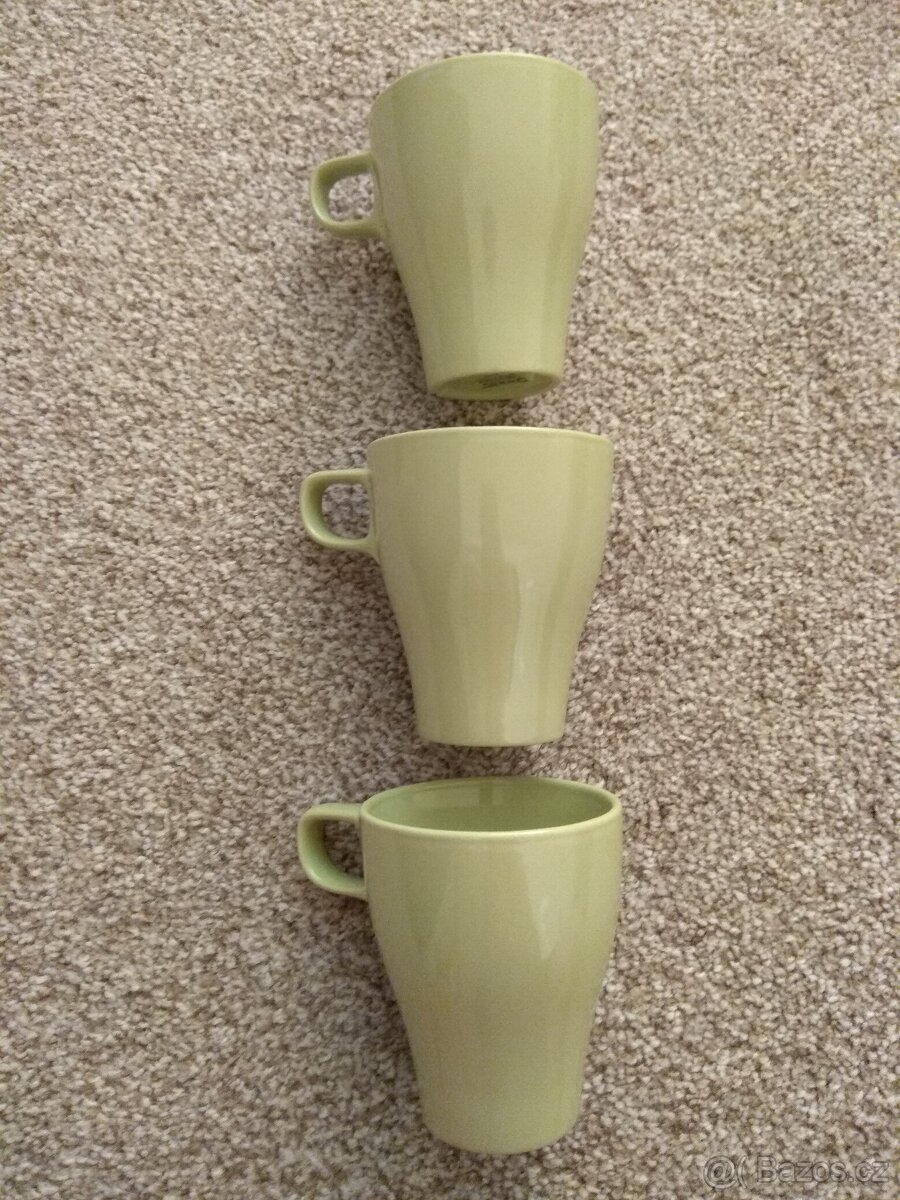 Nové stohovatelné hrnky - 250 ml, různé barvy - 10