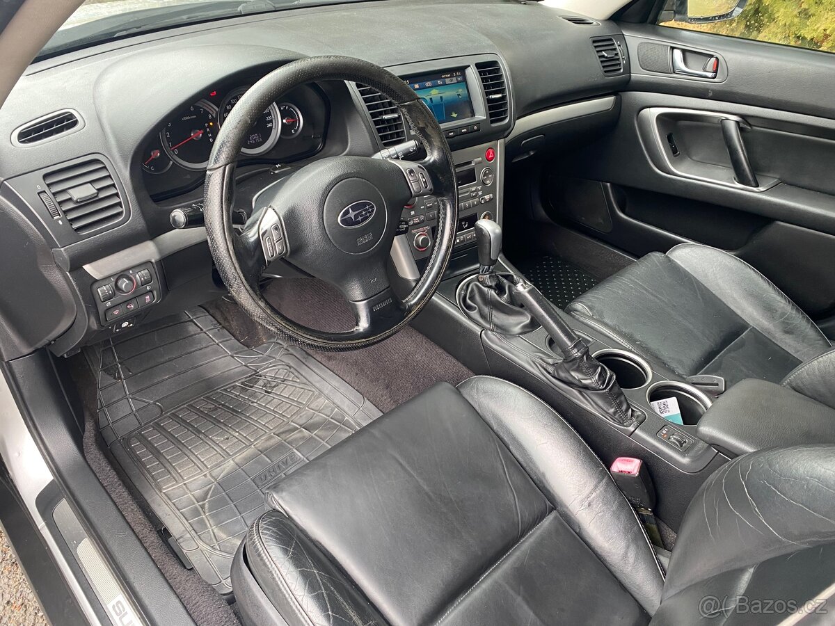 Subaru Outback 3.0 H6 - 10