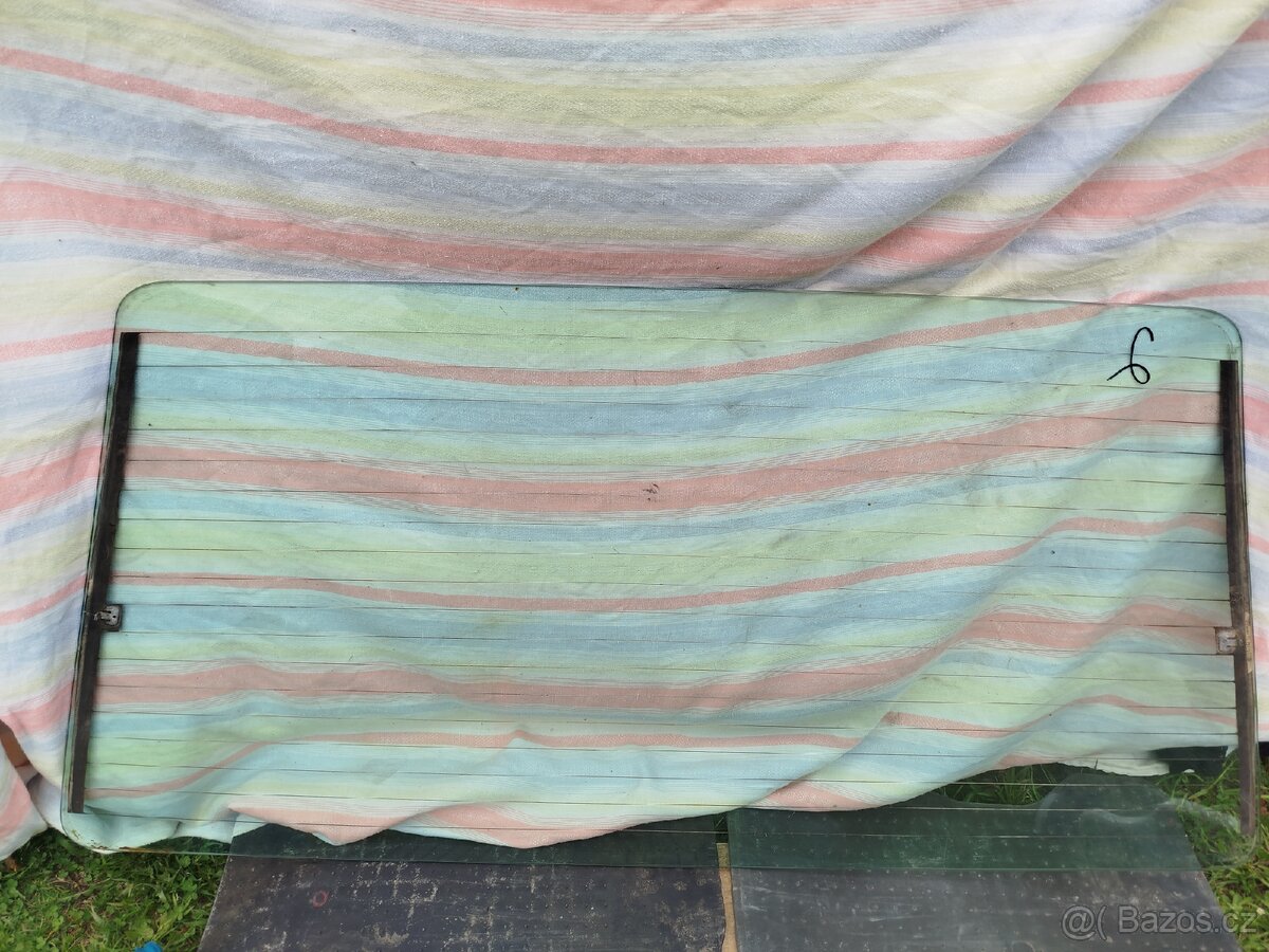 Škoda Felicie sklo kufru - 10