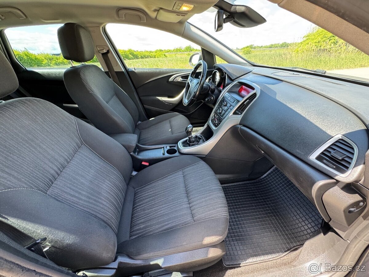 Opel Astra Combi 1.4T 103kw, 1.Majitel, SERVISOVANÝ, STK - 10