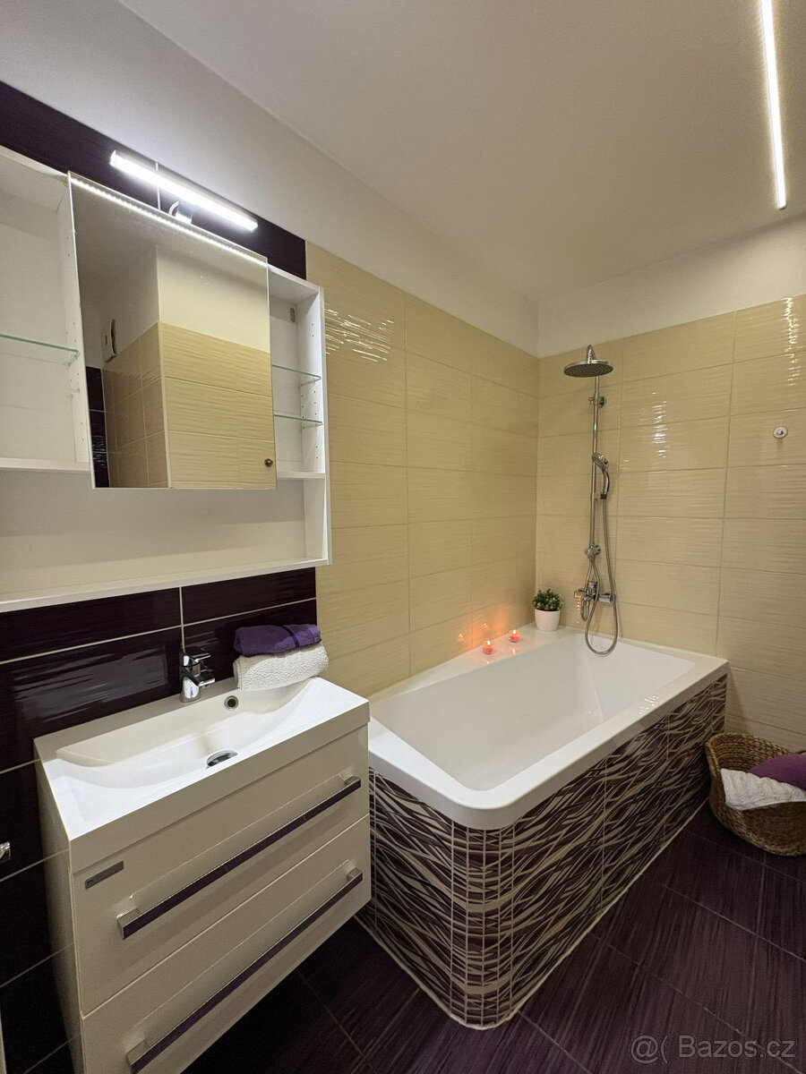 Prodej bytu 3+1 Vsetín - 10