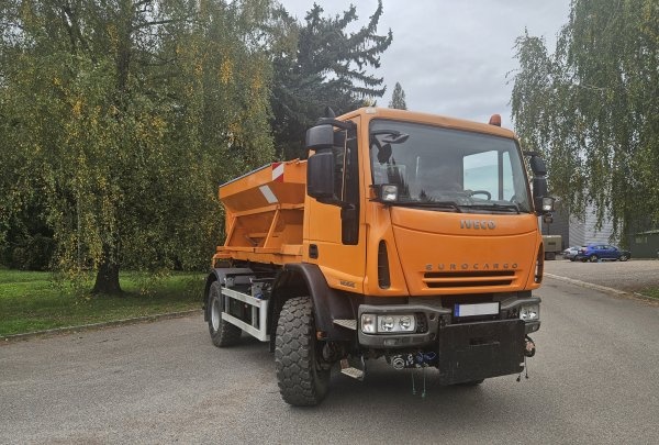 4x4 sypač Iveco 13.5t radlice hák kontejner - 10