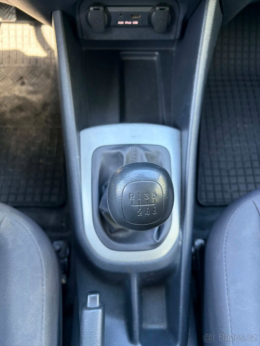 Kia Rio 1.4 CRDi EX - 10