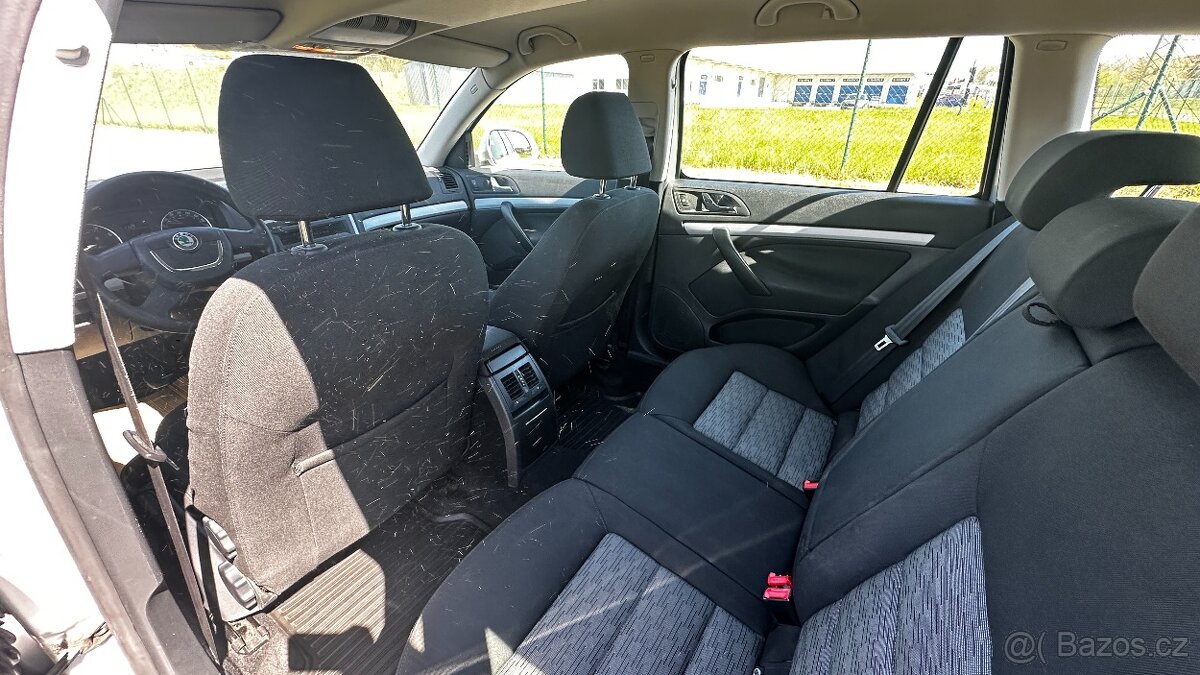ŠKODA OCTAVIA 1.6 MPI - 10
