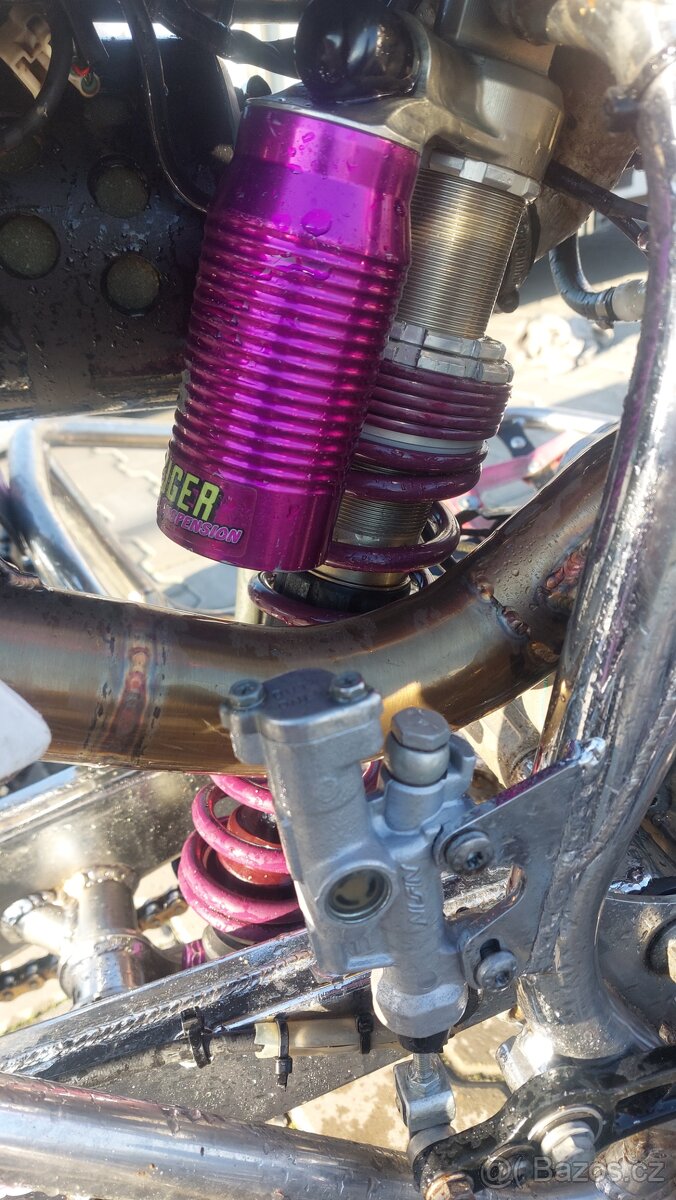 Juniorská závodní čtyřkolka - 10