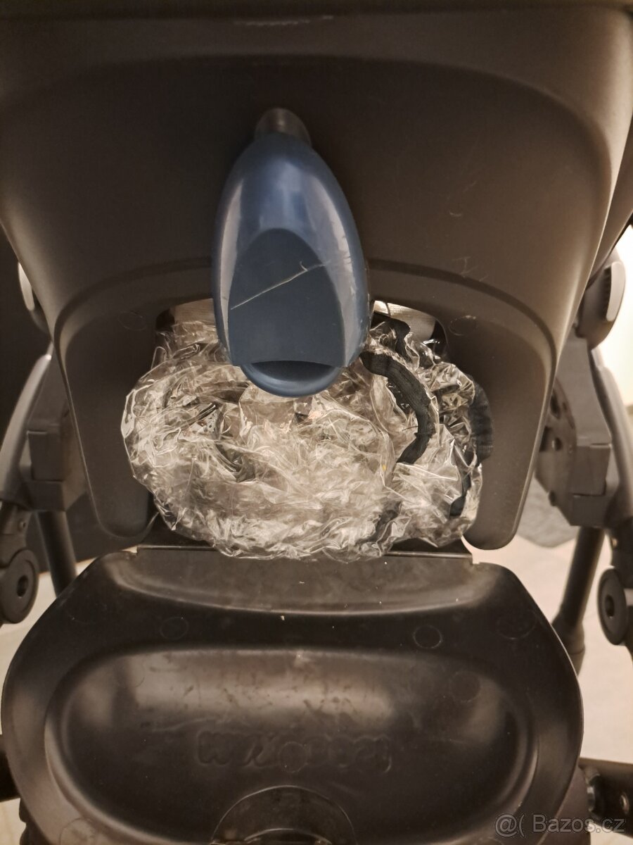 Isofix základna Maxi Cosi s autosedačkou - 10